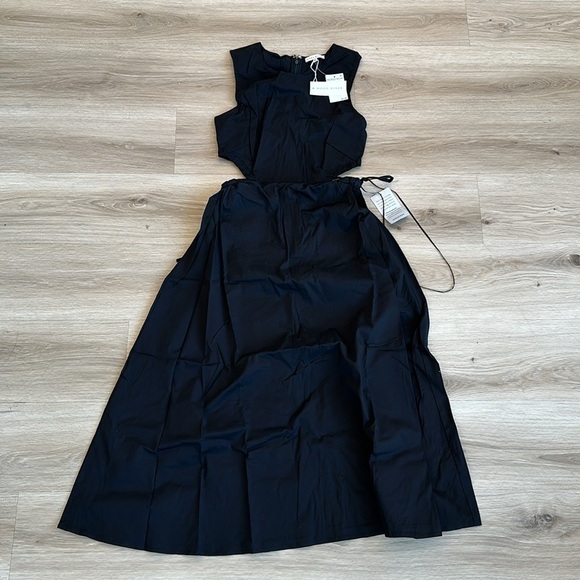 MOON RIVER
Women's Sleeveless Cut-Out Midi Dress size small color black - Picture 2 of 5